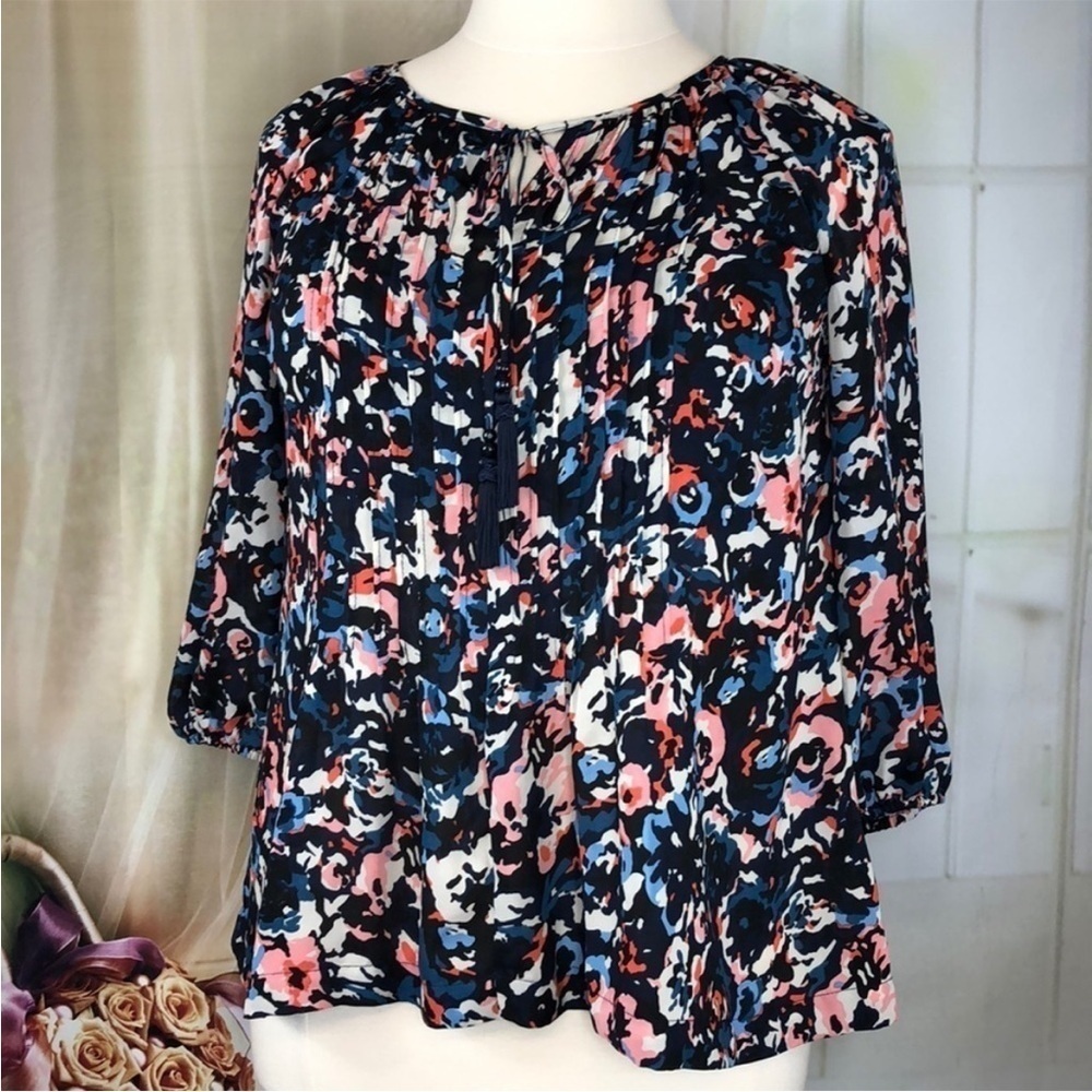 Charter Club Long Sleeved Floral
Pullover Top LP